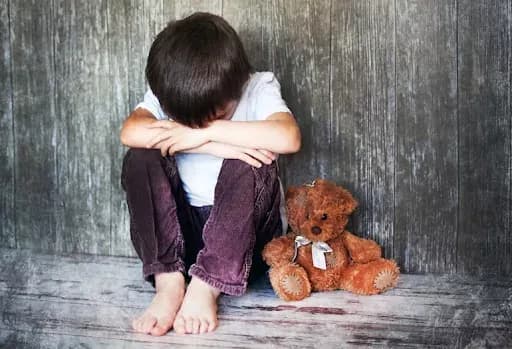 Adozione: il presupposto è lo stato di abbandono del minore