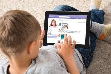 L’uso dei social network dei figli: responsabilità dei genitori.
